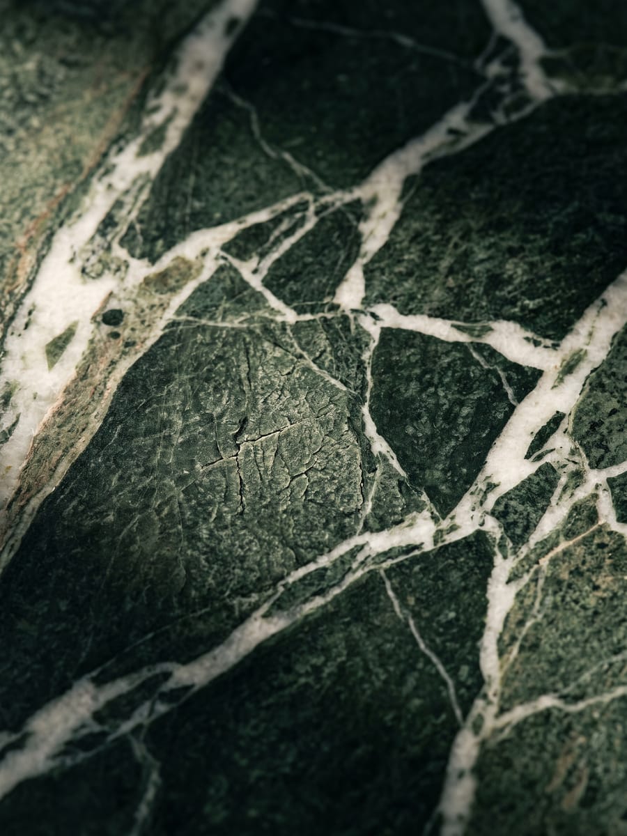 Textura de Verdi Alpi, Mármol disponible en espesor de 1 a 5 milímetros